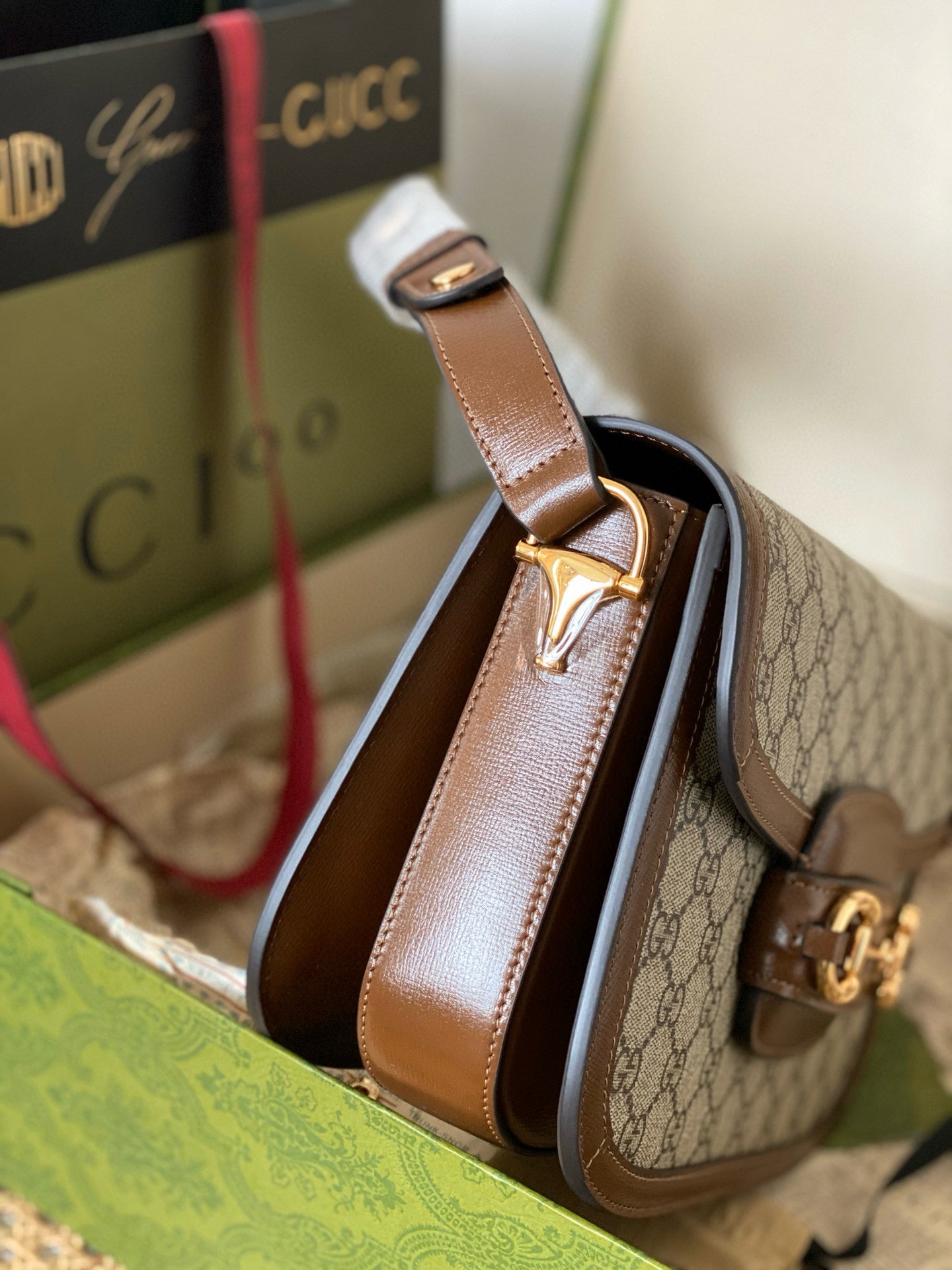 Bolso de Hombro Gucci Horsebit 1955 en Lona GG Supreme y Piel