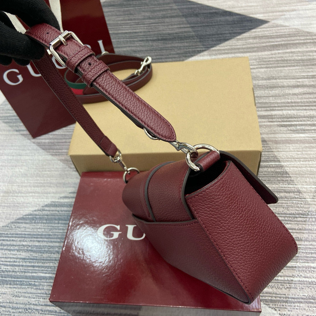 Bolso de Hombro Gucci Attache de Piel Granulada con Web Strap