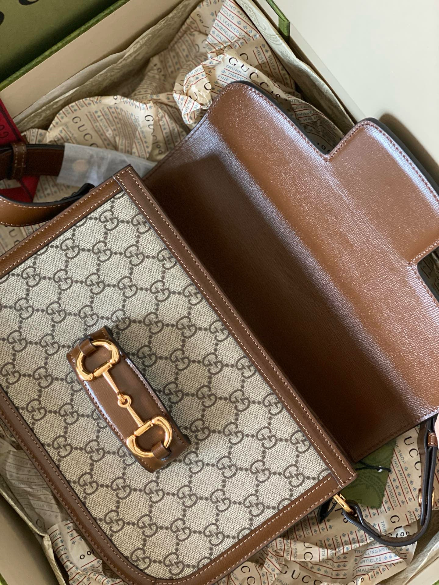 Bolso de Hombro Gucci Horsebit 1955 en Lona GG Supreme y Piel