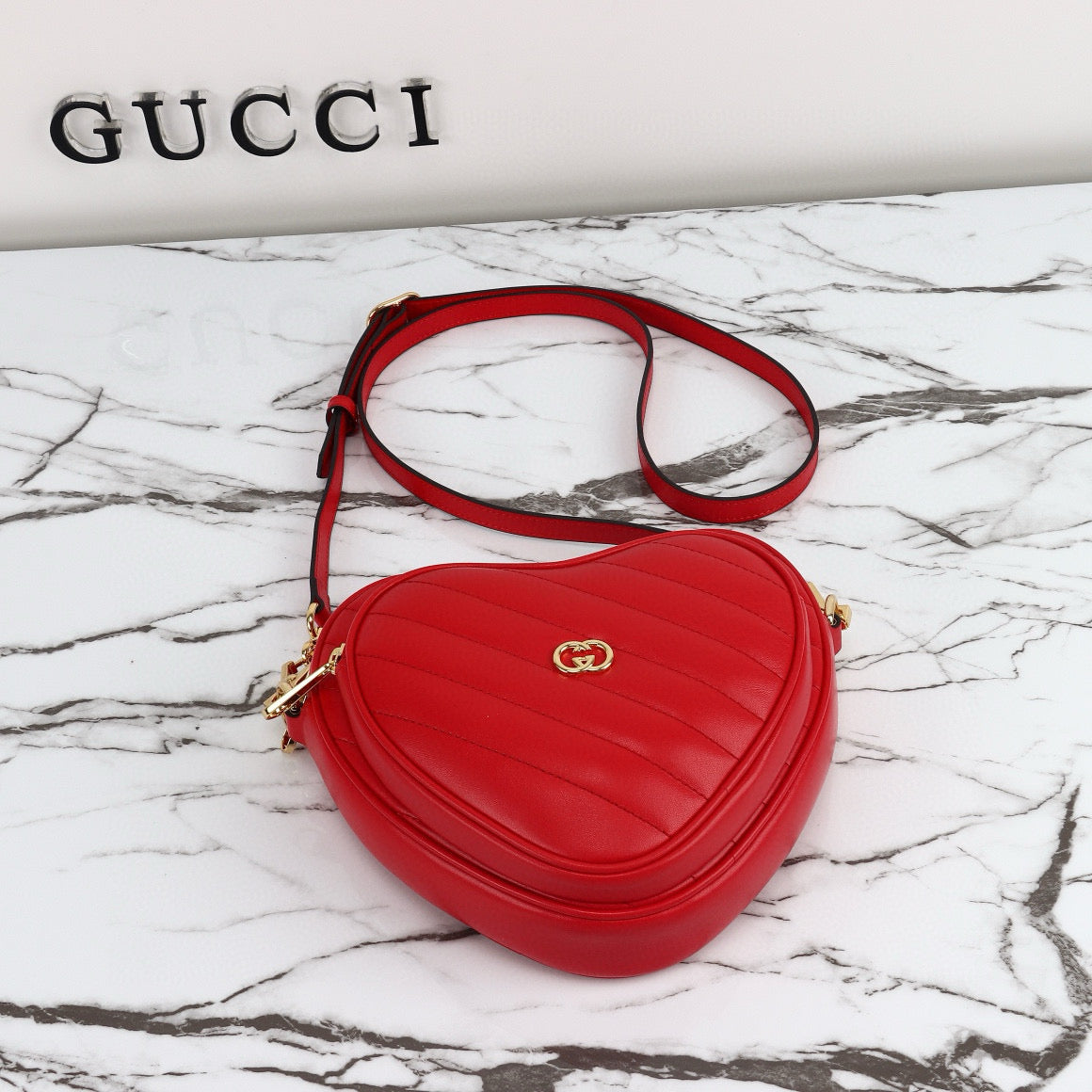 Mini Bolso Gucci GG Marmont Corazón Acolchado