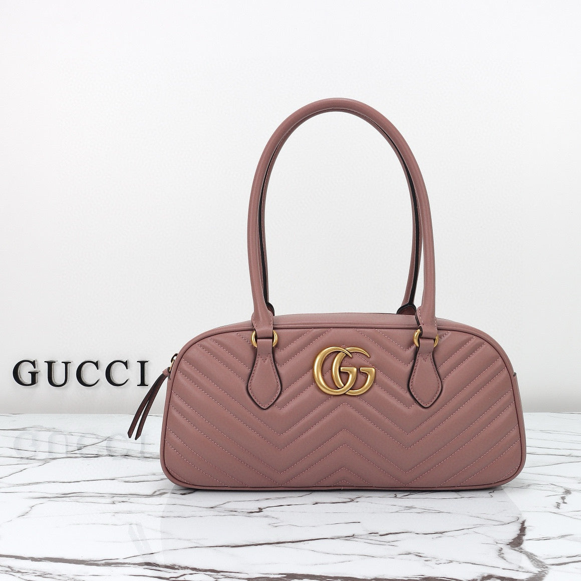 Bolso de Hombro Gucci Marmont con Forma de Bolera o Boston en Piel Acolchada