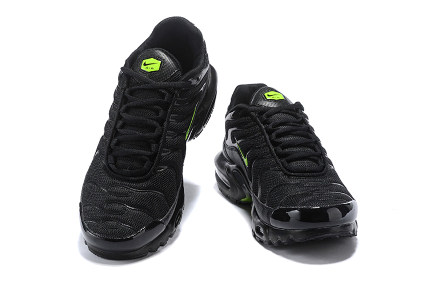 Nike Air Max Plus – Black Volt Edition