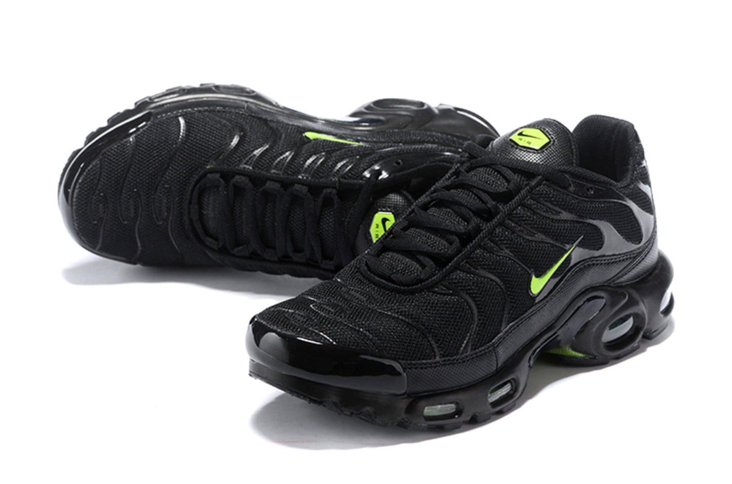 Nike Air Max Plus – Black Volt Edition