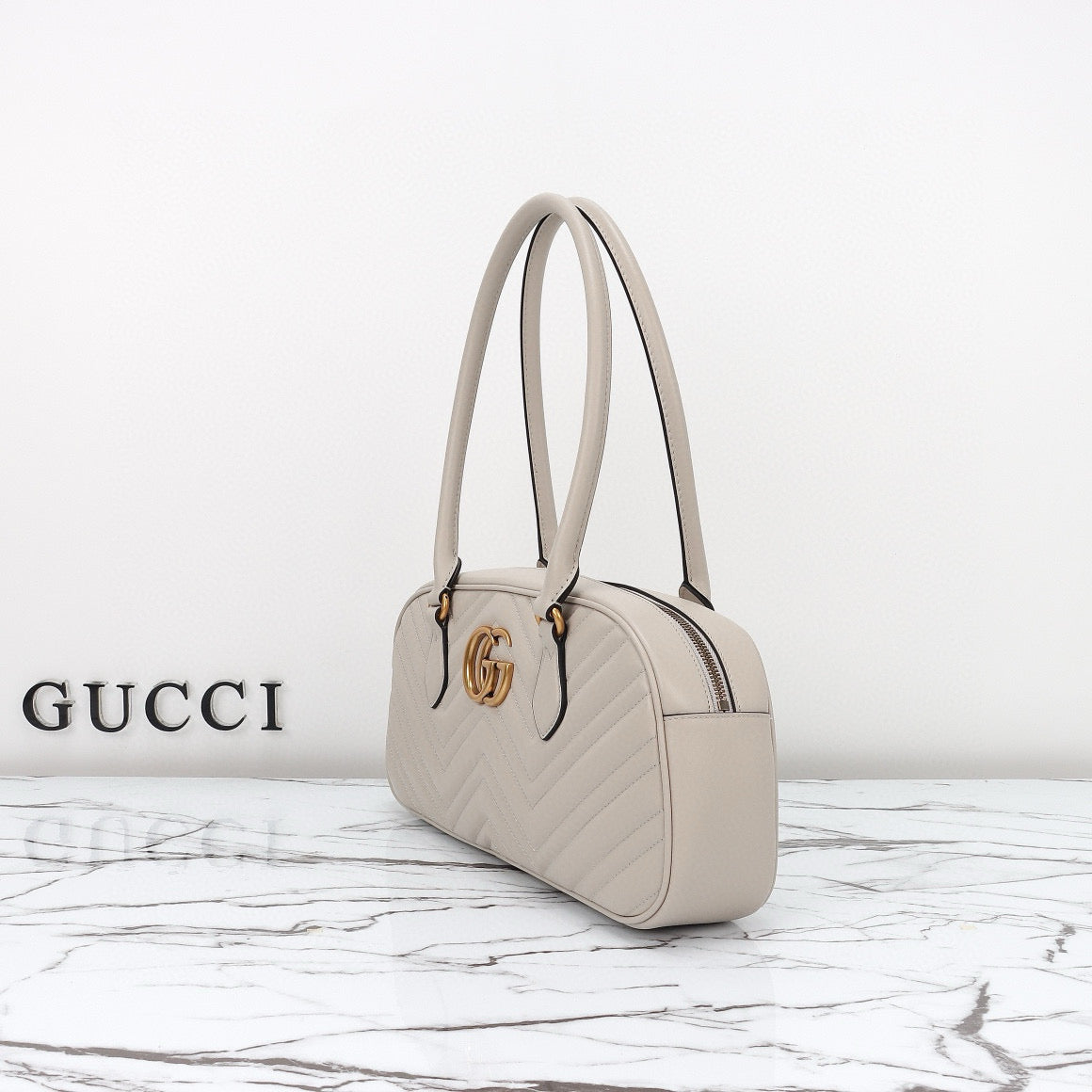 Bolso de Hombro Gucci Marmont con Forma de Bolera o Boston en Piel Acolchada