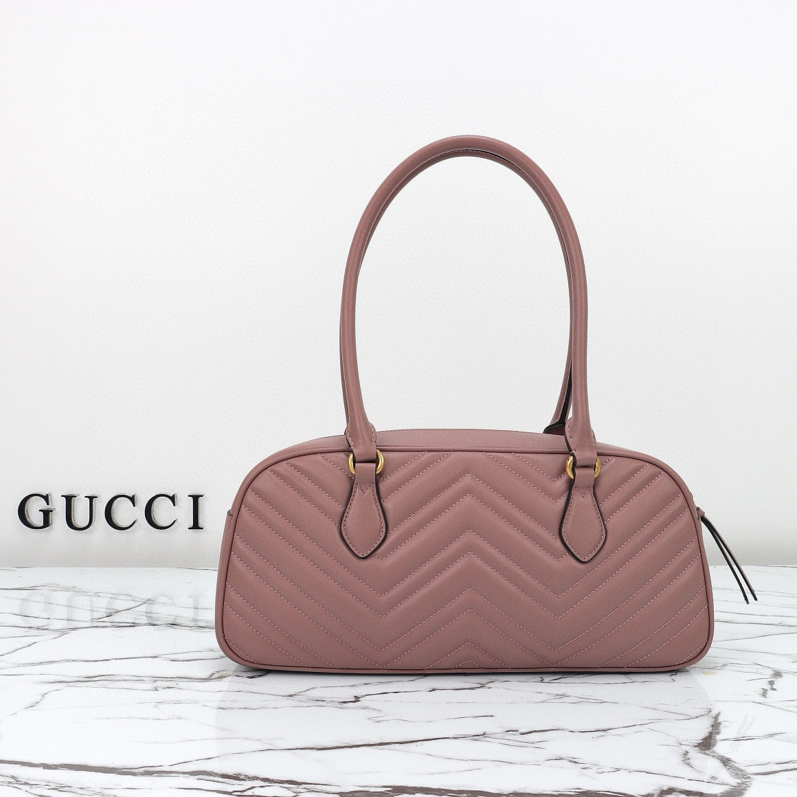 Bolso de Hombro Gucci Marmont con Forma de Bolera o Boston en Piel Acolchada