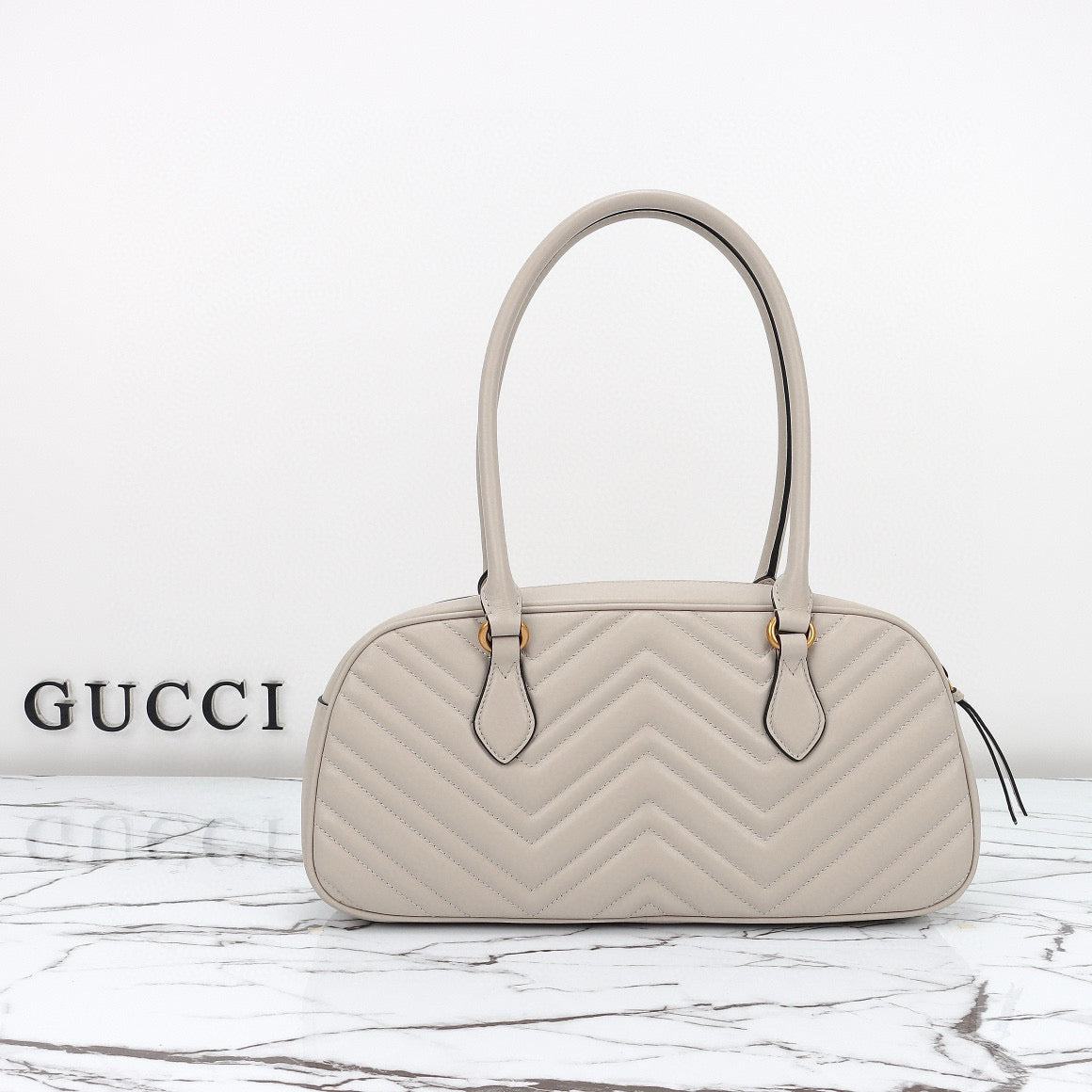 Bolso de Hombro Gucci Marmont con Forma de Bolera o Boston en Piel Acolchada