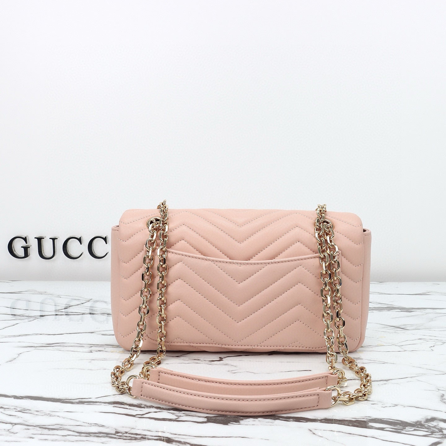 Bolso de Hombro/Bandolera Gucci GG Marmont con Silueta de Cámara en Piel Acolchada Azul Claro
