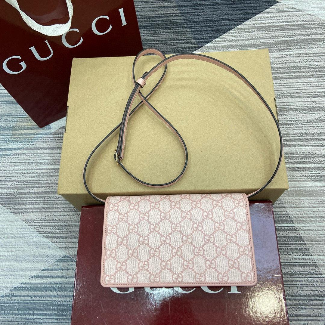 Mini Mochila Gucci Ophidia con Monogram GG y Detalles en Piel Marrón