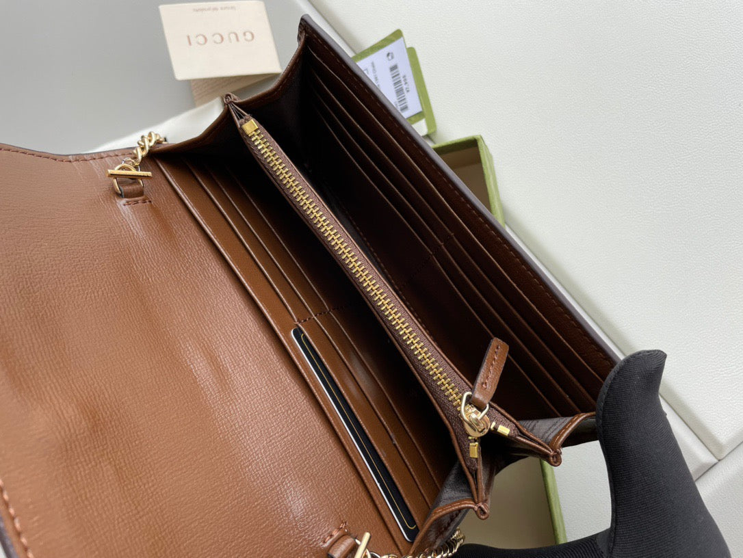 Gucci Jackie 1961 Chain Wallet in GG Supreme Canvas