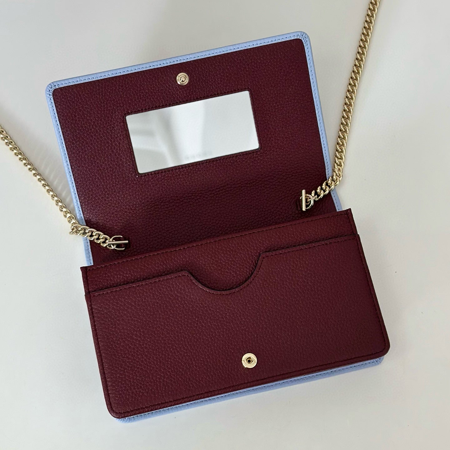 Cartera con Cadena Gucci Marmont en Piel Azul Claro