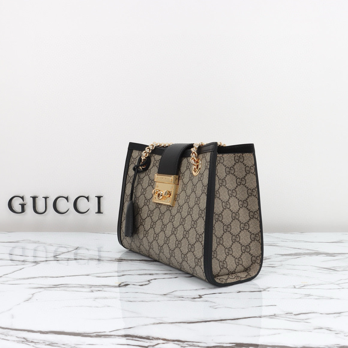 Mini Bolso Gucci Jackie 1961 de Lona GG Supreme con Ribete de Cuero