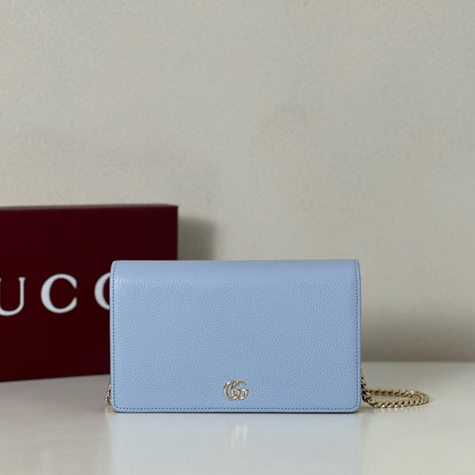 Cartera con Cadena Gucci Marmont en Piel Azul Claro