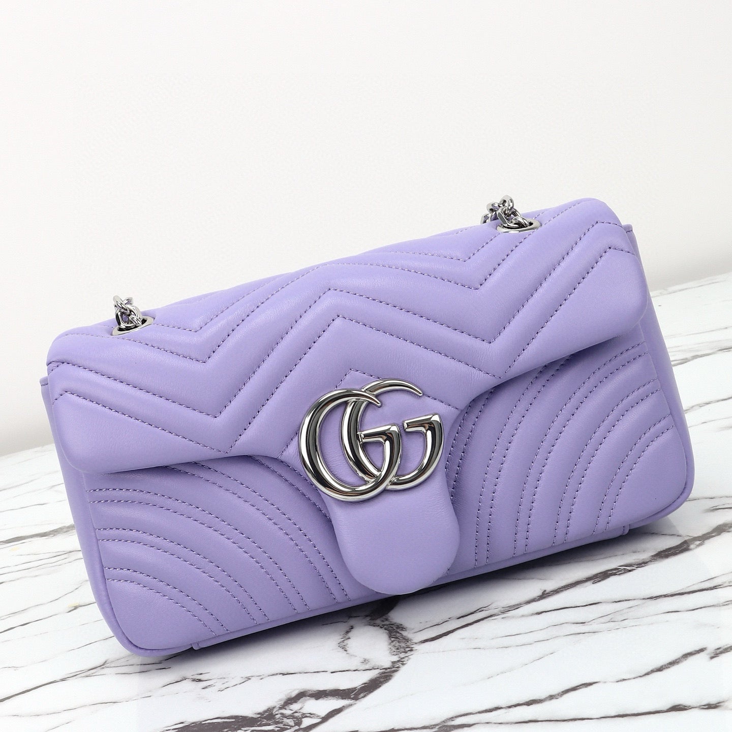 Bolso de Hombro/Bandolera Gucci GG Marmont con Silueta de Cámara en Piel Acolchada Azul Claro