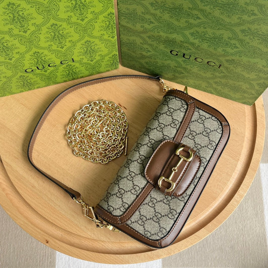Bolso de Hombro Gucci Horsebit 1955 Mini en Lona GG Supreme