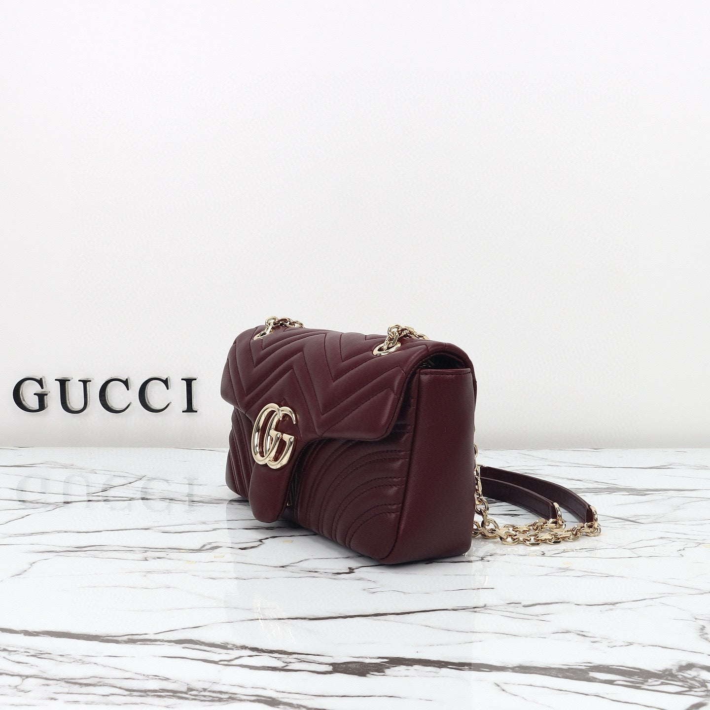 Bolso de Hombro/Bandolera Gucci GG Marmont con Silueta de Cámara en Piel Acolchada Azul Claro
