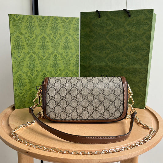 Bolso de Hombro Gucci Horsebit 1955 Mini en Lona GG Supreme