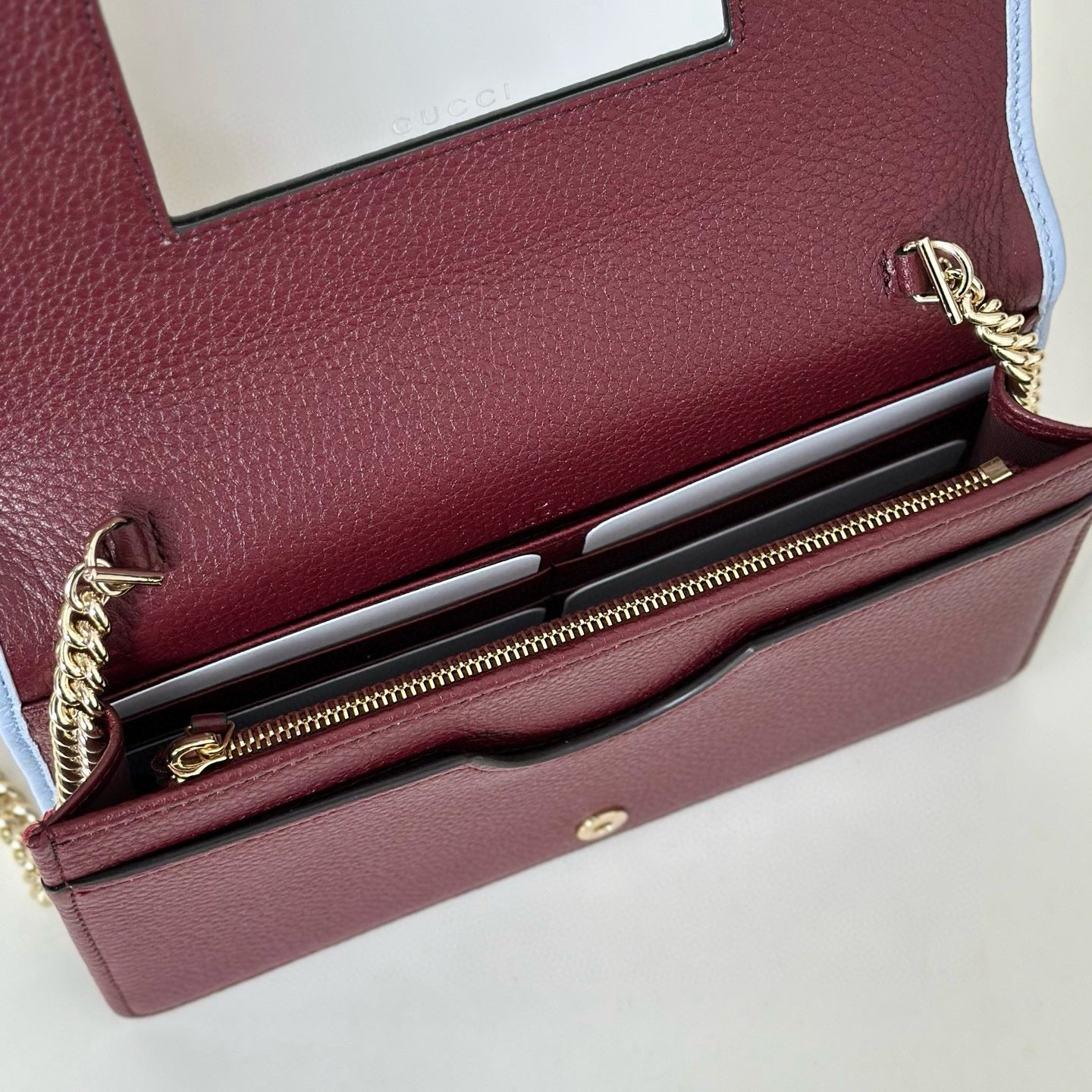 Cartera con Cadena Gucci Marmont en Piel Azul Claro
