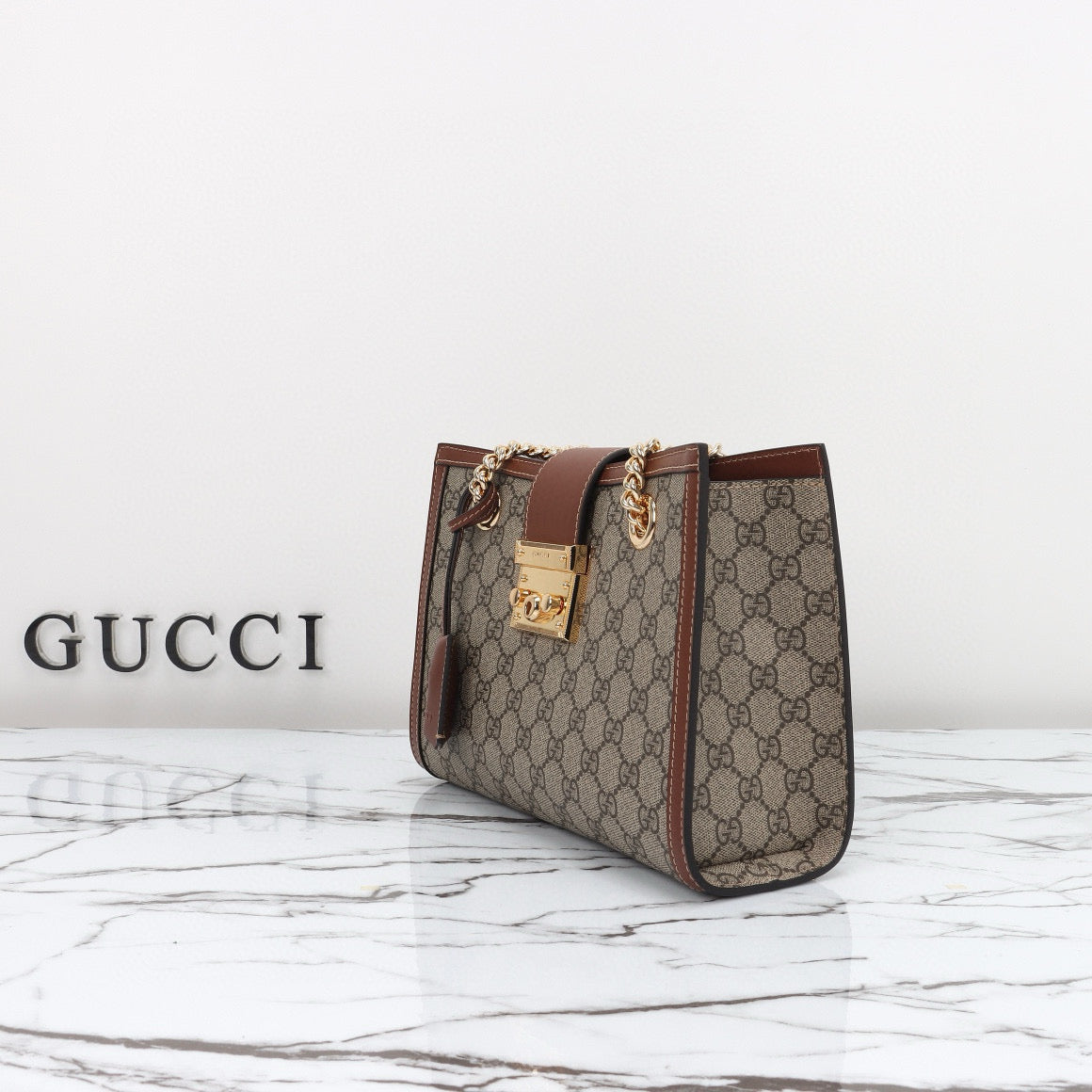 Mini Bolso Gucci Jackie 1961 de Lona GG Supreme con Ribete de Cuero