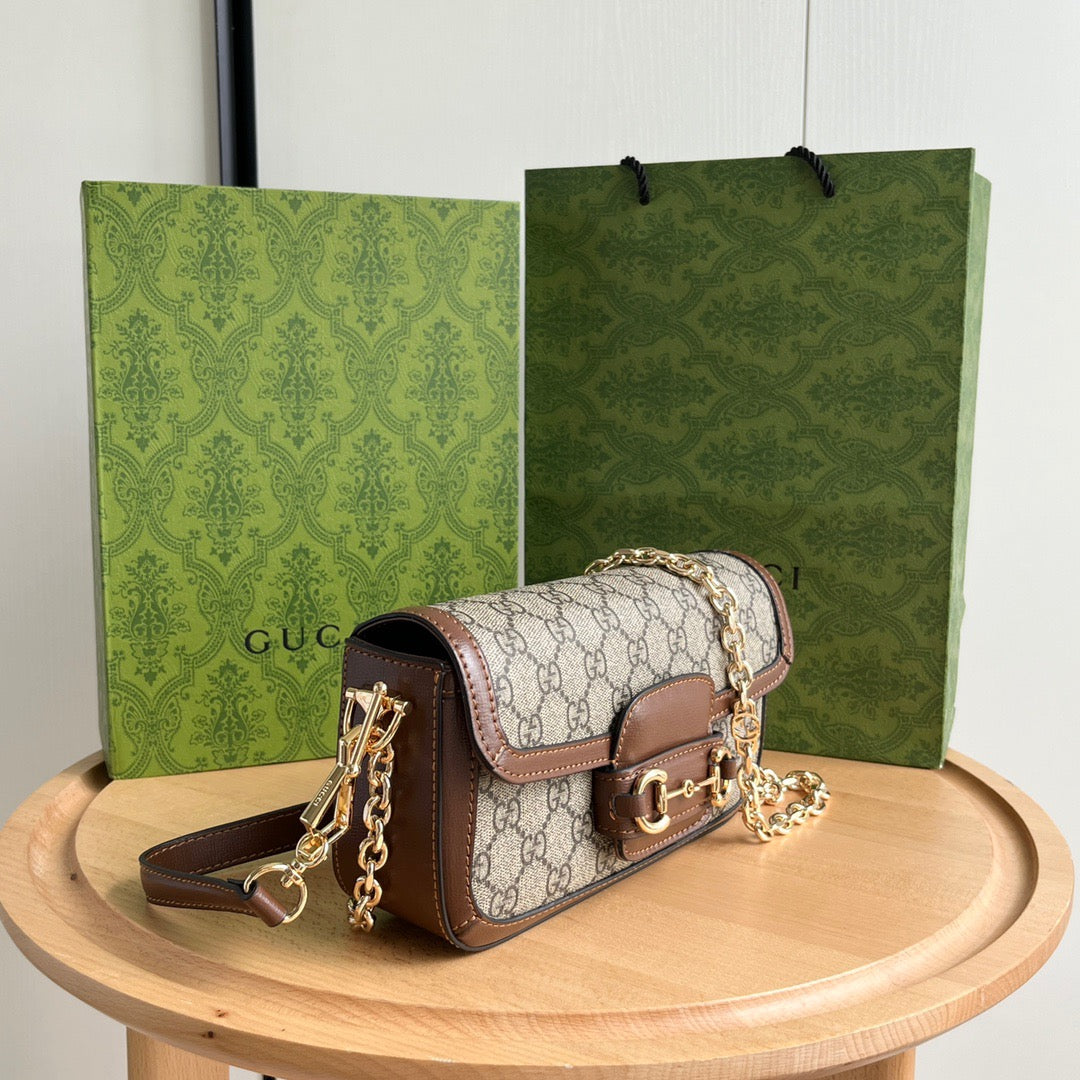 Bolso de Hombro Gucci Horsebit 1955 Mini en Lona GG Supreme