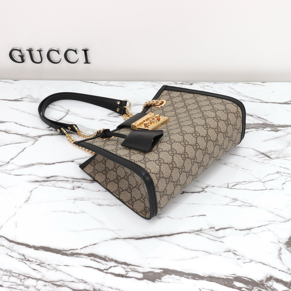 Mini Bolso Gucci Jackie 1961 de Lona GG Supreme con Ribete de Cuero