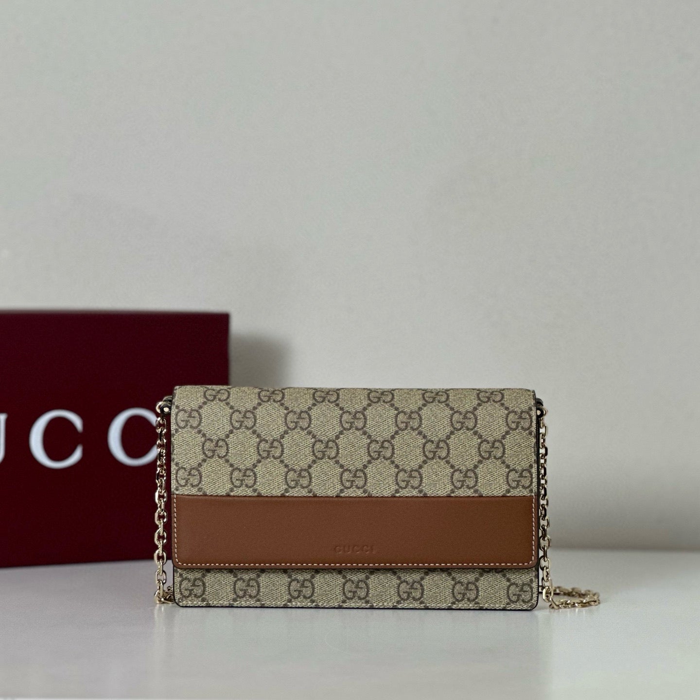 Cartera con Cadena Gucci Ophidia en Lona GG Supreme y Piel