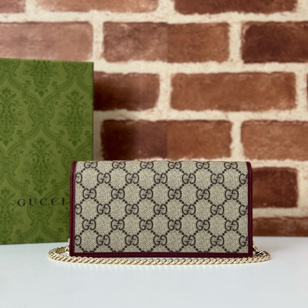 Cartera con Cadena Gucci Horsebit 1955 en Lona GG Supreme y Piel