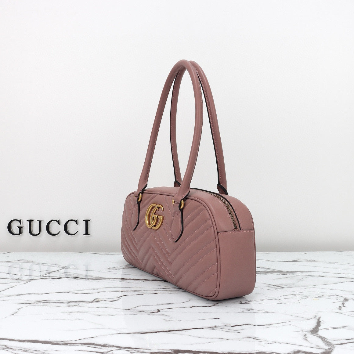 Bolso de Hombro Gucci Marmont con Forma de Bolera o Boston en Piel Acolchada