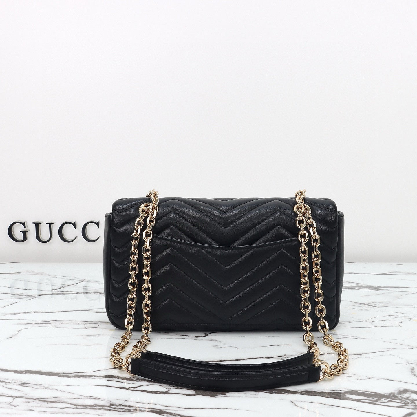 Bolso de Hombro/Bandolera Gucci GG Marmont con Silueta de Cámara en Piel Acolchada Azul Claro
