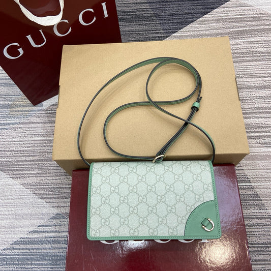 Mini Mochila Gucci Ophidia con Monogram GG y Detalles en Piel Marrón