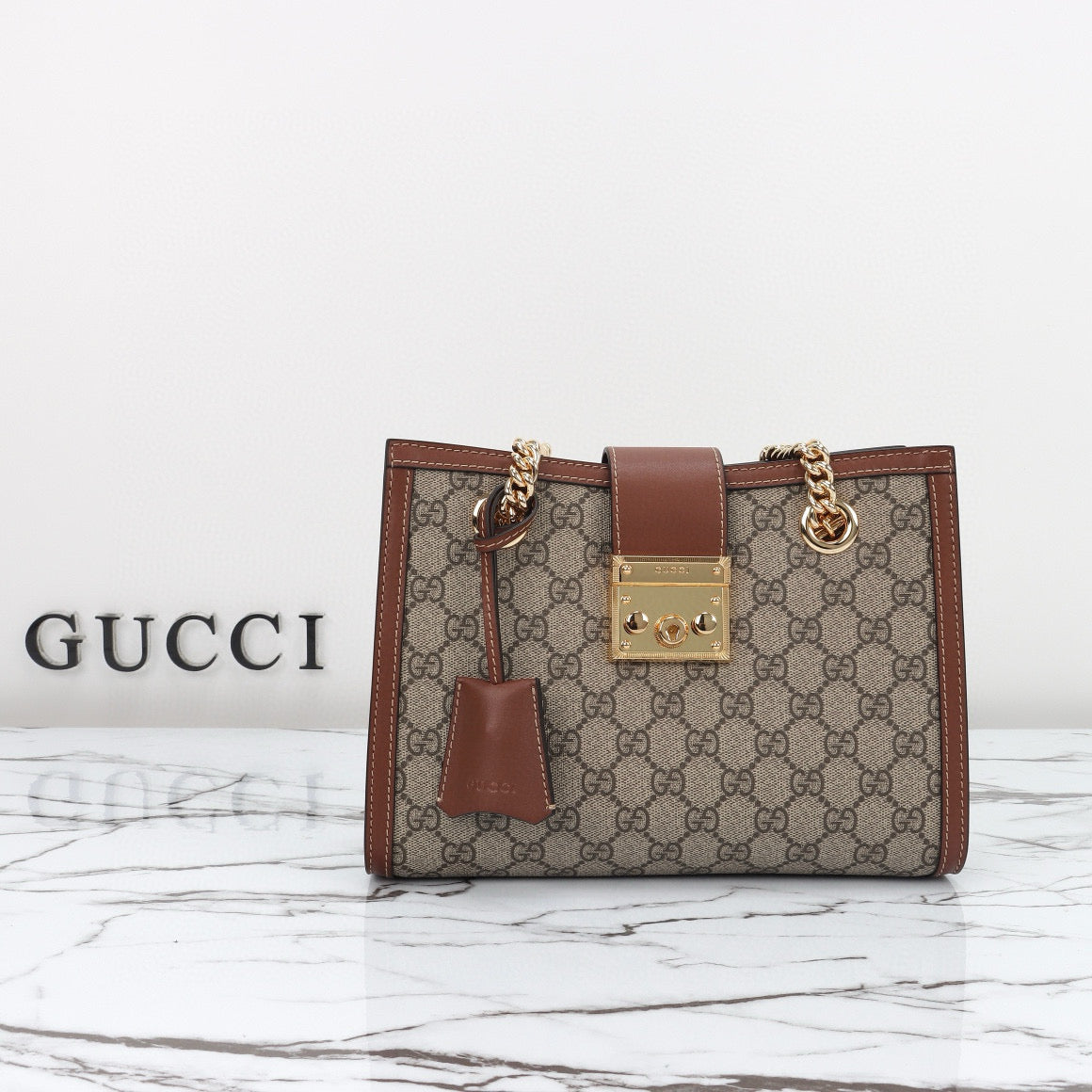 Mini Bolso Gucci Jackie 1961 de Lona GG Supreme con Ribete de Cuero
