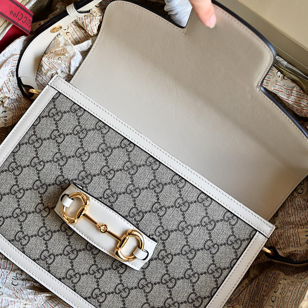 Bolso de Hombro Gucci Horsebit 1955 en Lona GG Supreme y Piel