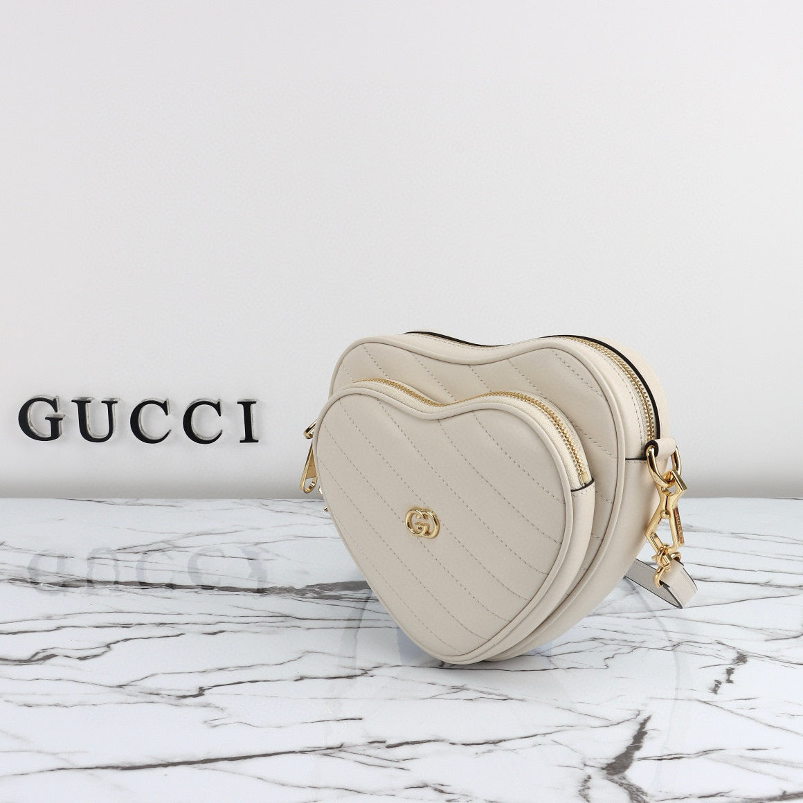Mini Bolso Gucci GG Marmont Corazón Acolchado