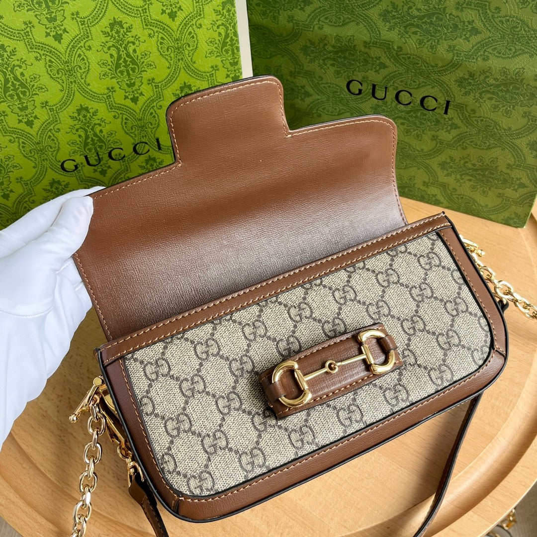 Bolso de Hombro Gucci Horsebit 1955 Mini en Lona GG Supreme