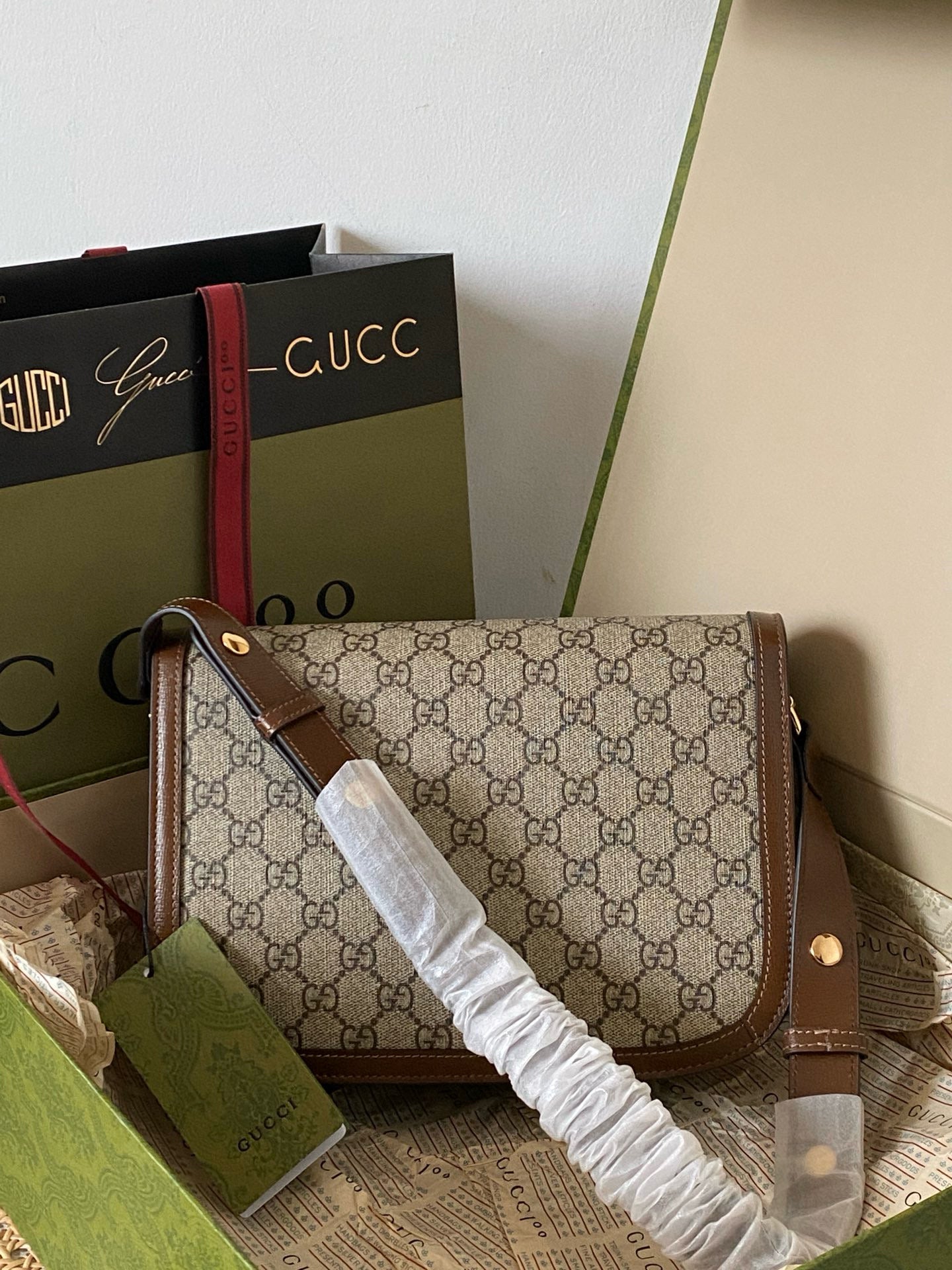 Bolso de Hombro Gucci Horsebit 1955 en Lona GG Supreme y Piel
