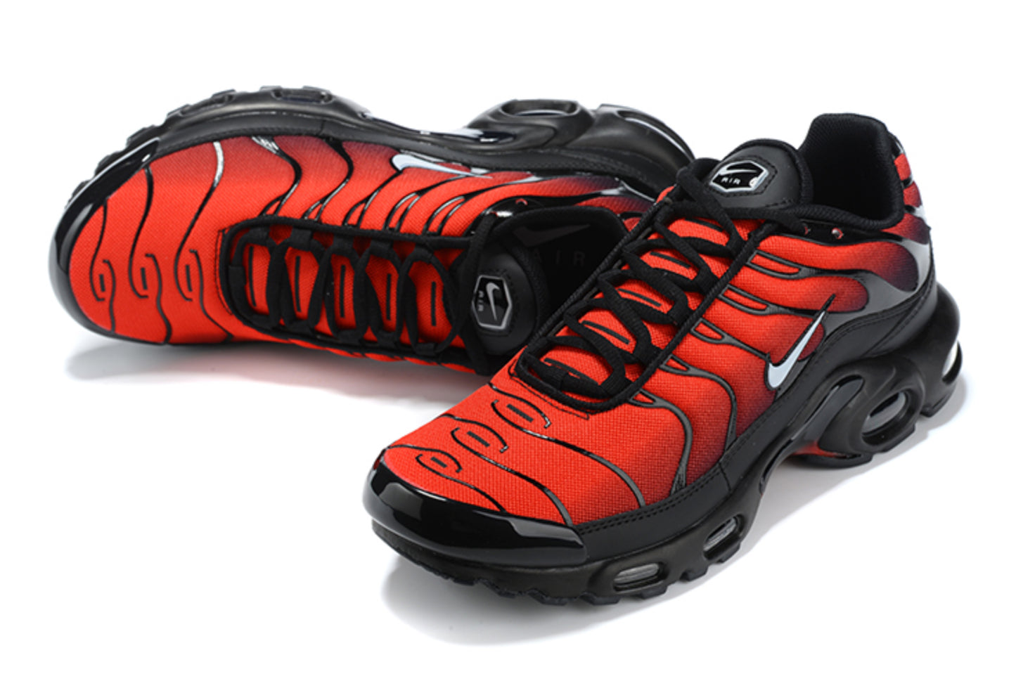 Nike Air Max Plus TN 'Black & Red Fade' (o 'Sunset Red')