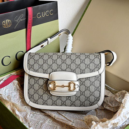 Bolso de Hombro Gucci Horsebit 1955 en Lona GG Supreme y Piel