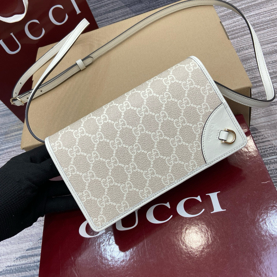 Mini Mochila Gucci Ophidia con Monogram GG y Detalles en Piel Marrón