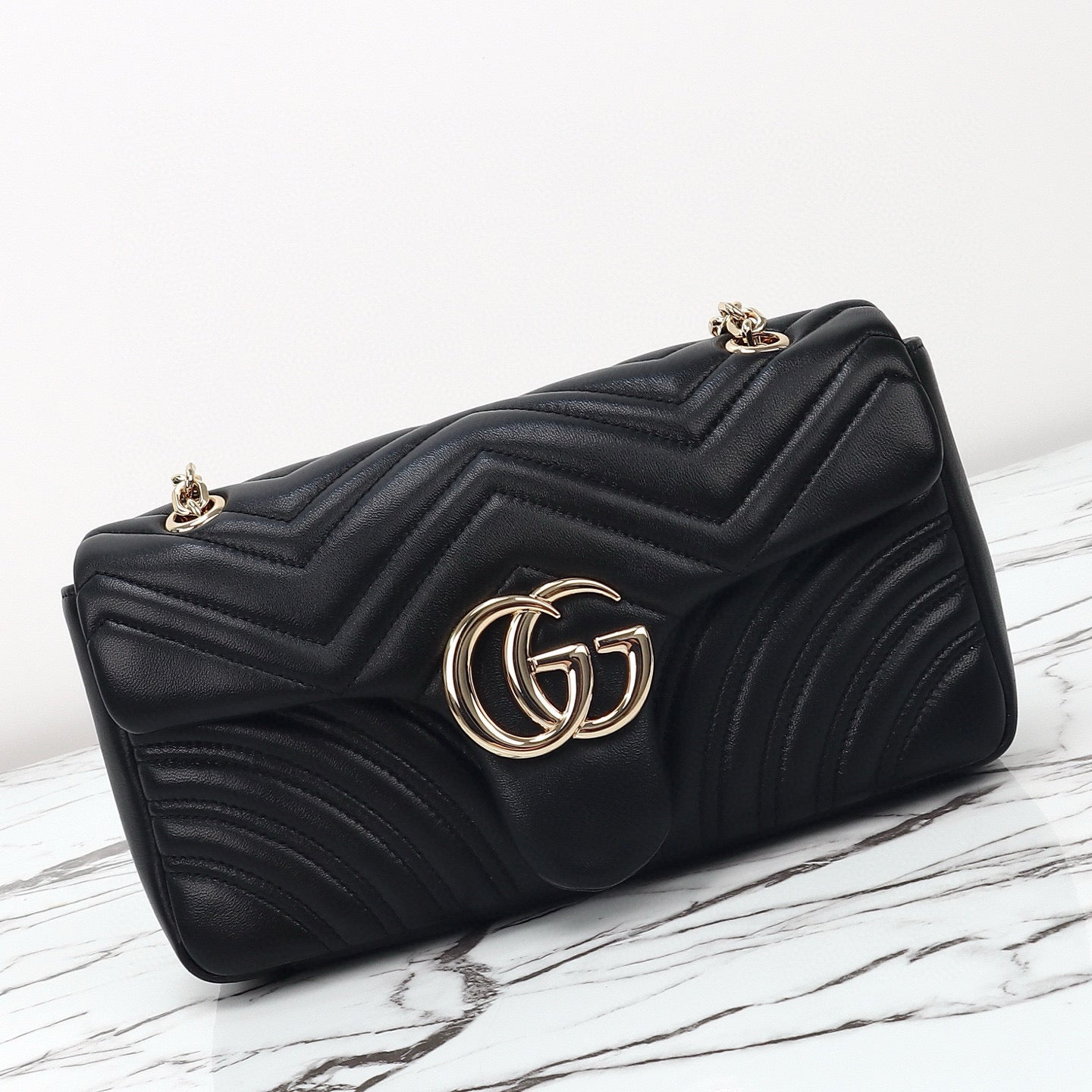 Bolso de Hombro/Bandolera Gucci GG Marmont con Silueta de Cámara en Piel Acolchada Azul Claro