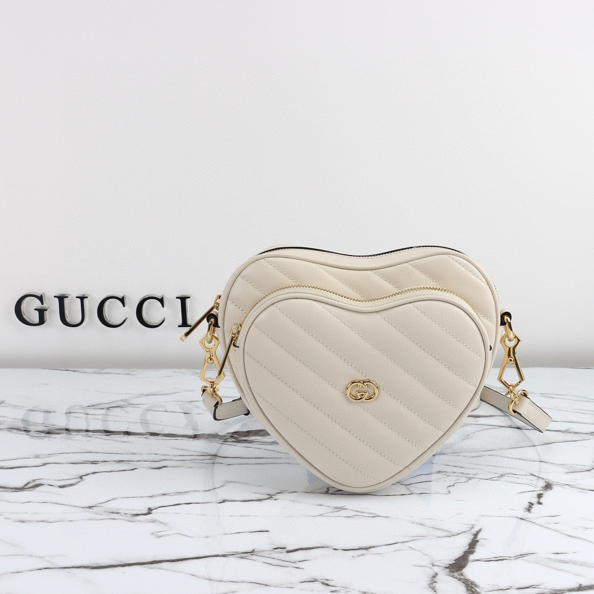 Mini Bolso Gucci GG Marmont Corazón Acolchado