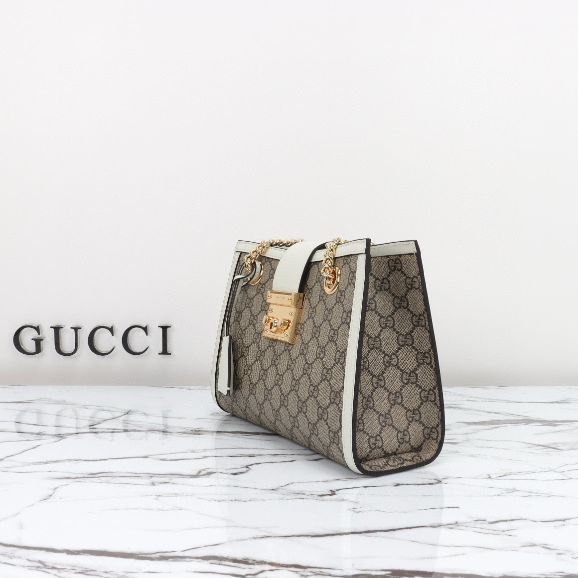 Mini Bolso Gucci Jackie 1961 de Lona GG Supreme con Ribete de Cuero