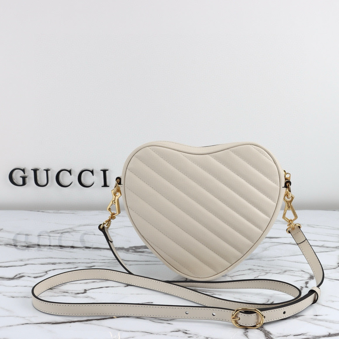 Mini Bolso Gucci GG Marmont Corazón Acolchado