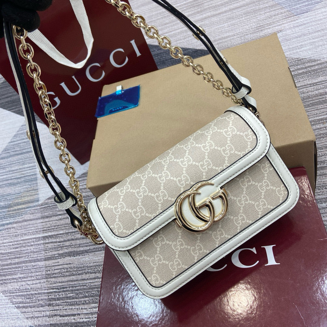 Bolso de Hombro Gucci GG Marmont Matelassé Mini en Lona GG y Piel