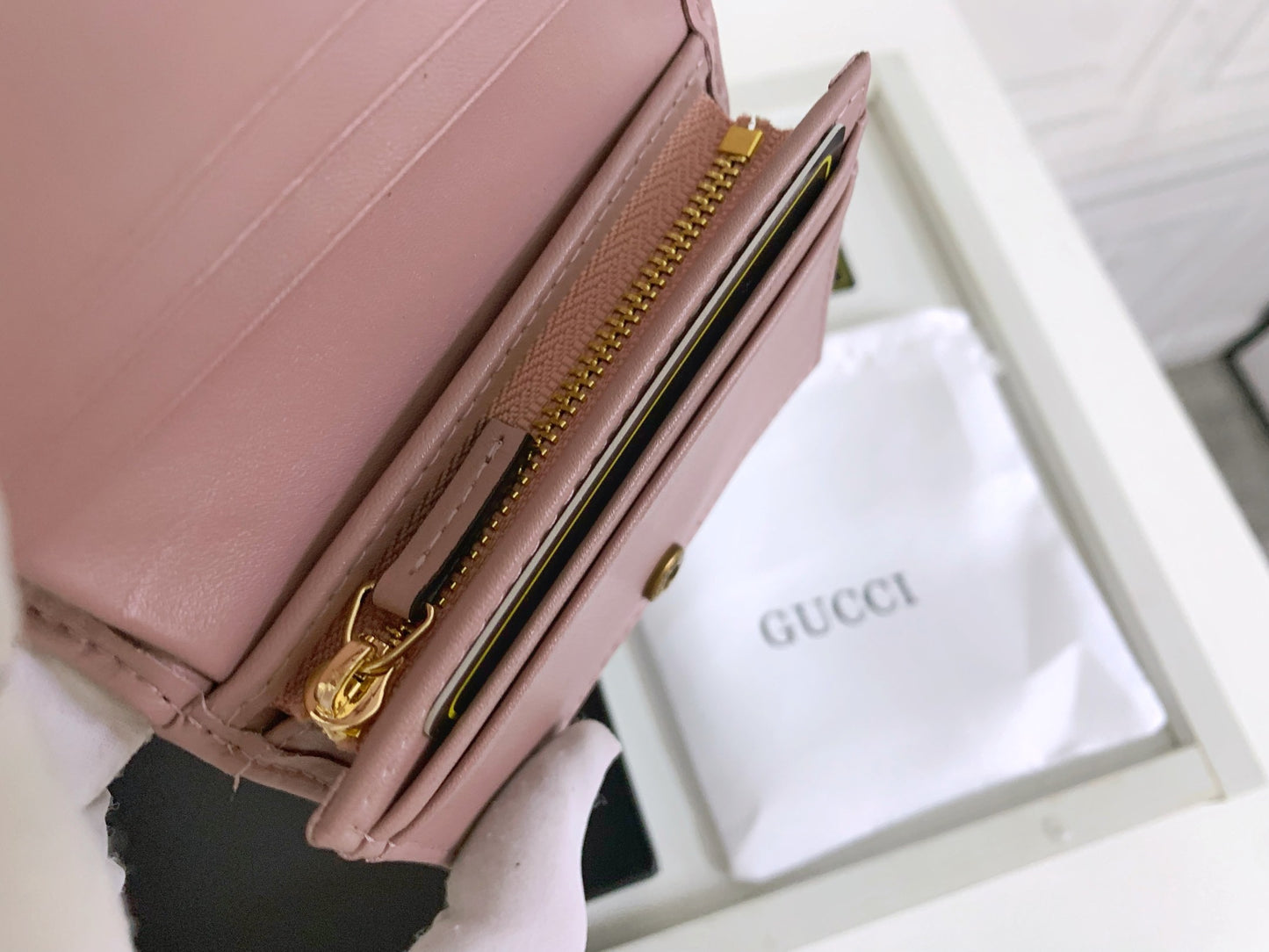 Cartera Gucci GG Marmont de Piel Matelassé en color Rosa Viejo