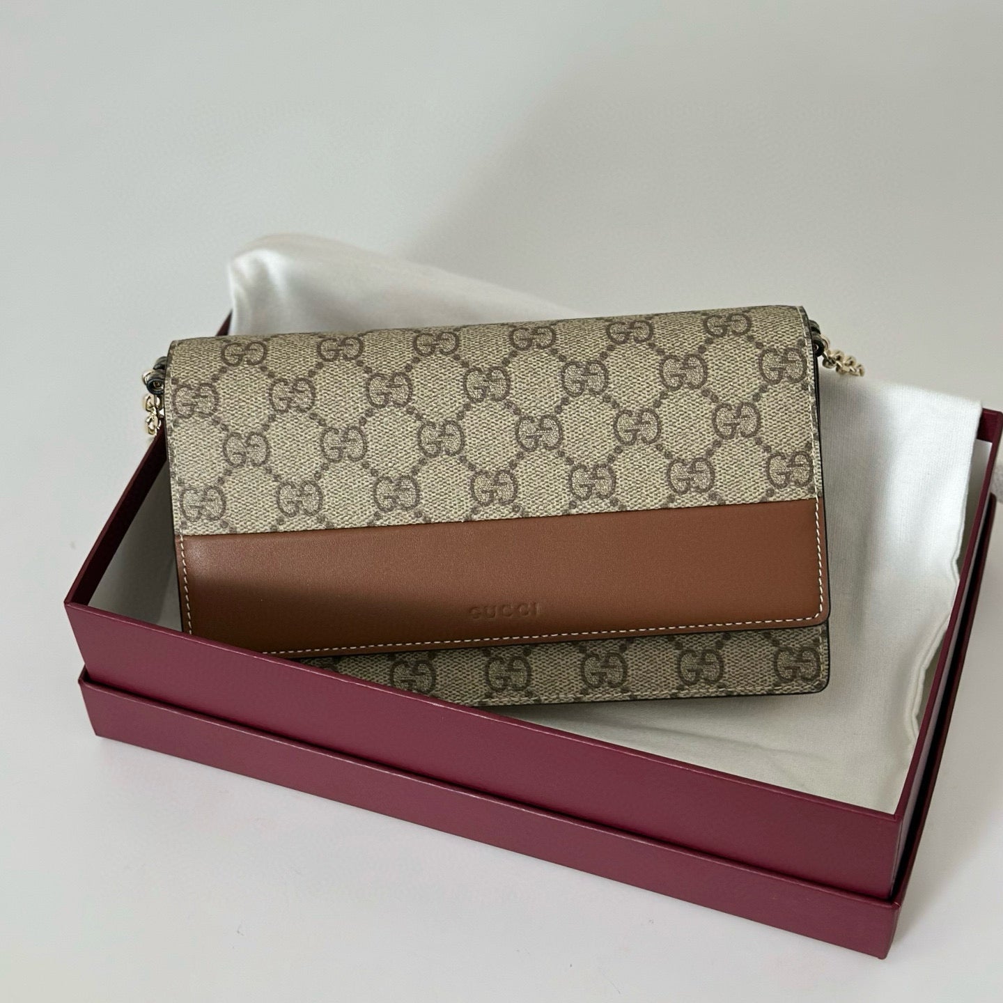 Cartera con Cadena Gucci Ophidia en Lona GG Supreme y Piel